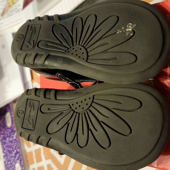 SEVEN black patent leather toddler shoes sz 6 - Picture 3 of 3
